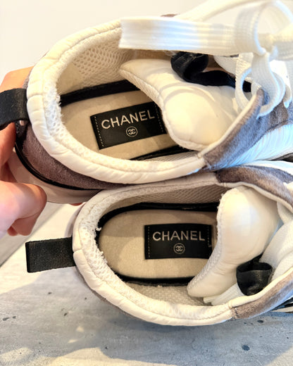 Chanel CC Logo Sneakers