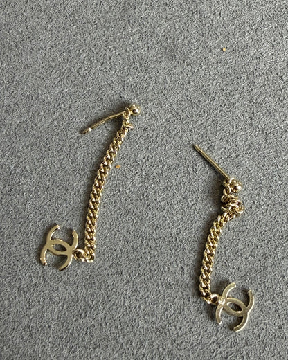CHANEL light gold-tone CC CHAIN Drop Earrings